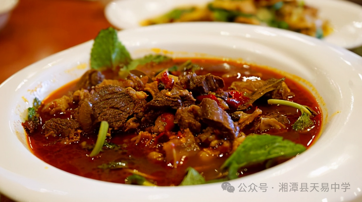 科學(xué)膳食 營(yíng)養(yǎng)均衡——天易中學(xué)第二十周食譜
